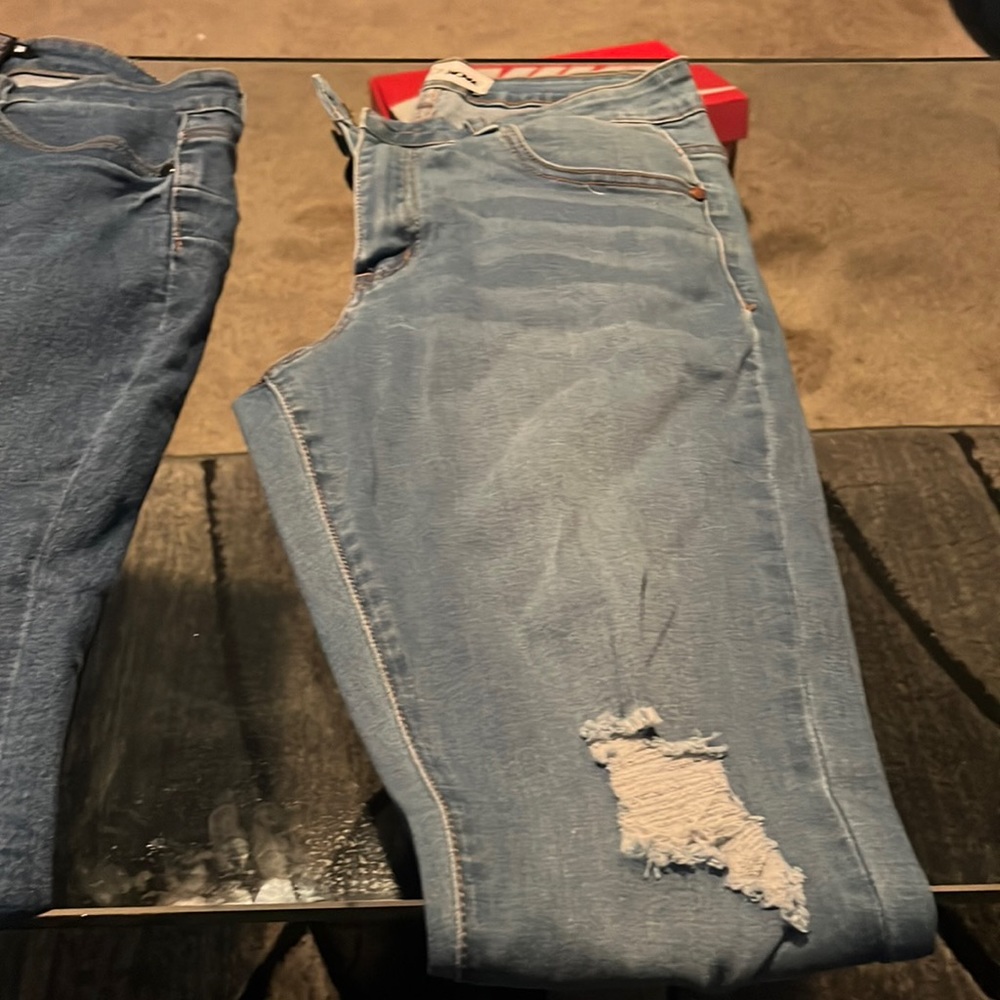 Really cute jeans hugs body nice